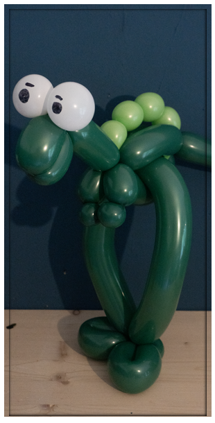 Sculpteur de ballon Belgique modèle dinosaure